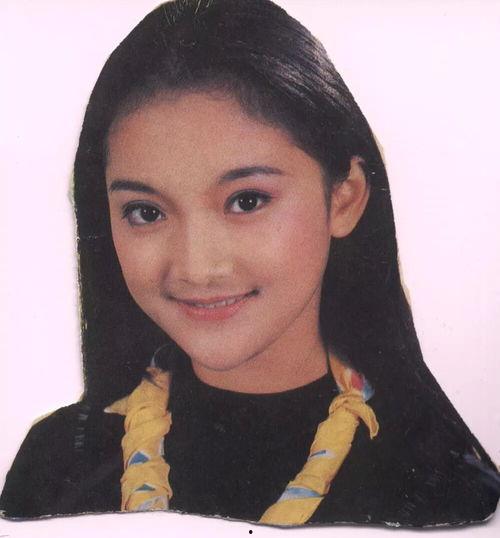 娱乐圈吃瓜小眼睛歌手,揭秘“吃瓜小眼睛歌手”的成名之路  第1张